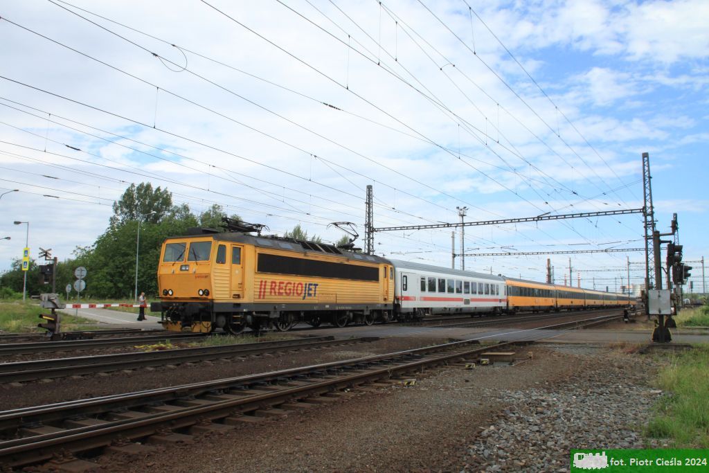 162 113 [ex 163 113 / E 630-02FM]
