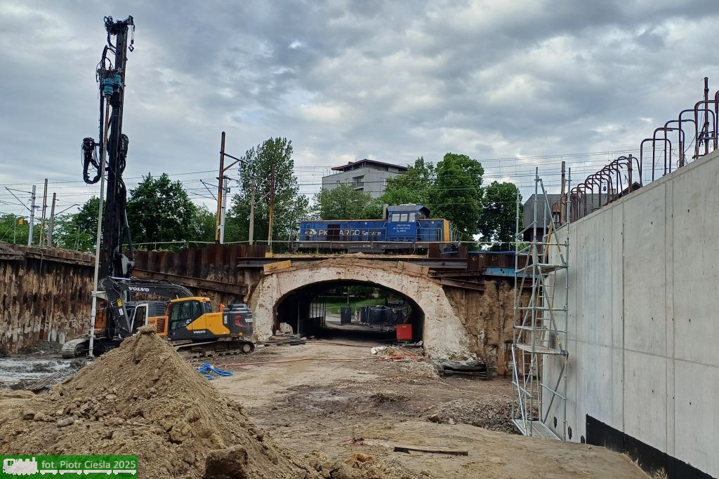 SM42-1323 [ex SM42-1024]