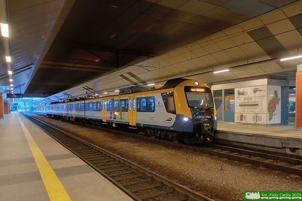 EN57AL-1296 [ex EN57-1296]