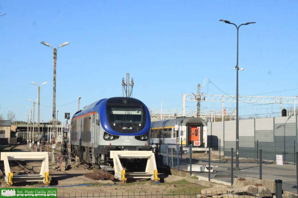 111Db-002 / SU160-001