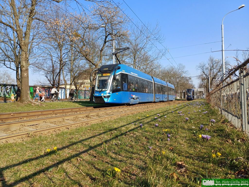 2025W12