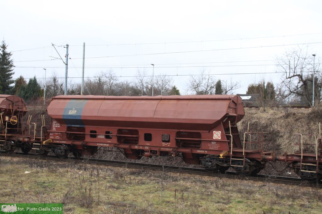 F552S / 1004D0 / 33 51 0834 063-9 Tads