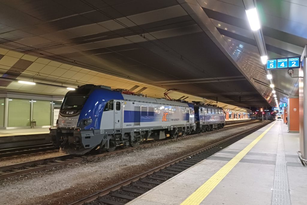 E4DCU-049 / EU160-049
