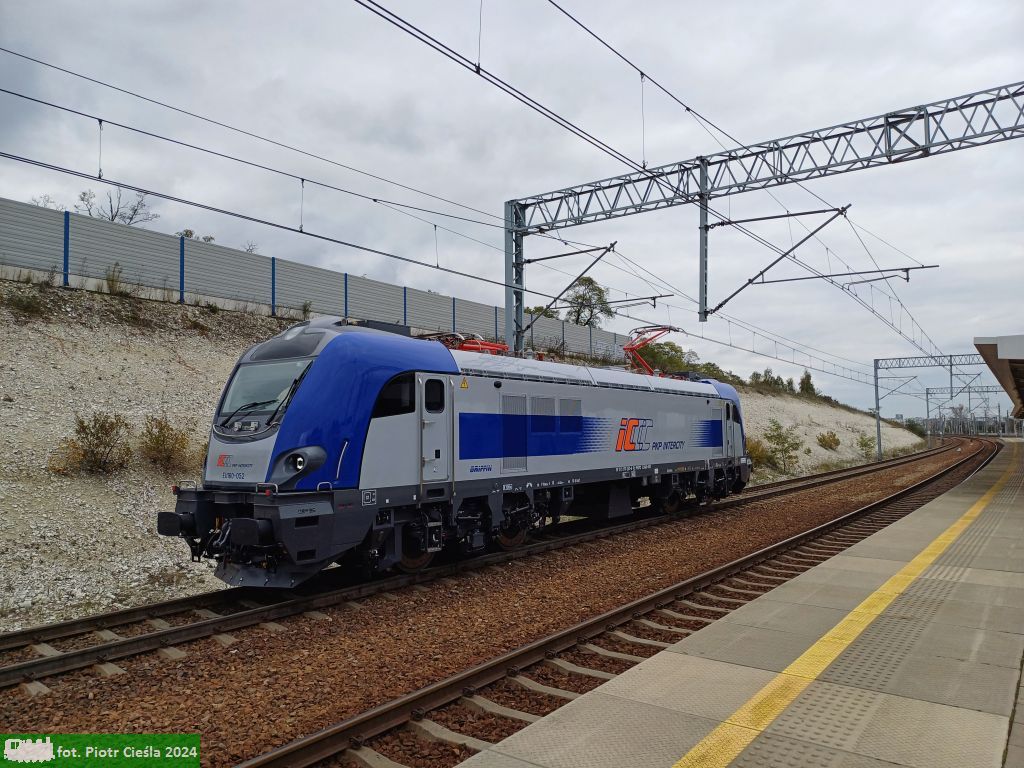 E4DCU-052 / EU160-052