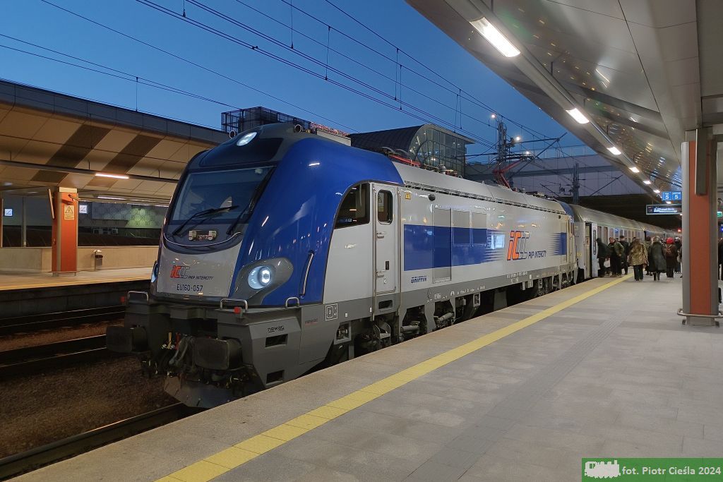 E4DCU-057 / EU160-057