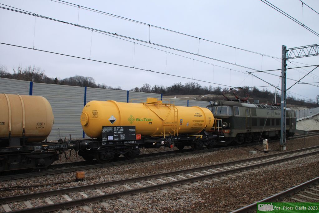 434R / 33 51 7867 386-9 Zacs