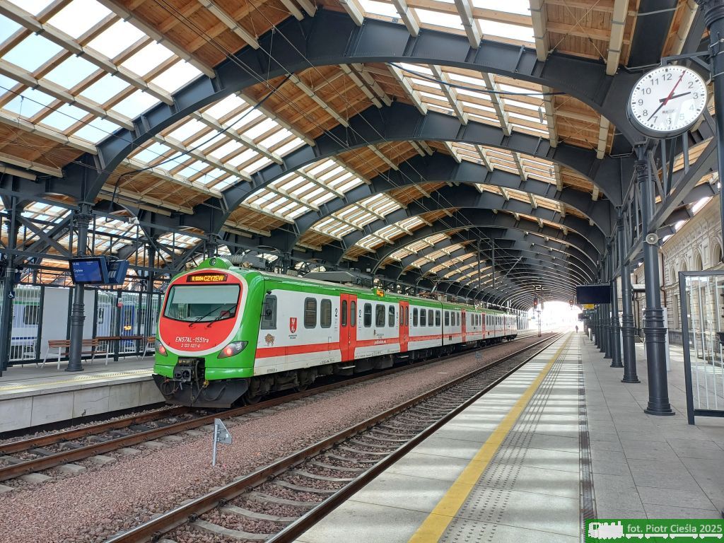 EN57AL-1551 [ex EN57-1551]