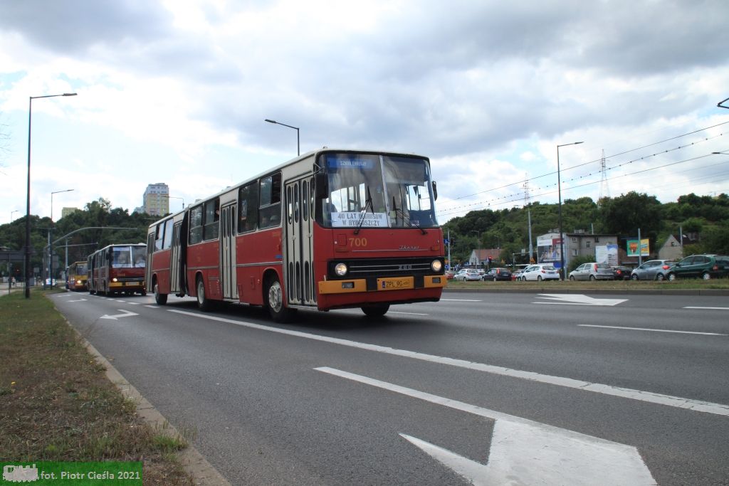 Zlot zabytkowych autobusÃ³w w Bydgoszczy - 85 lat bydgoskich autobusÃ³w - #10 - Ikarus 280.26 [Retro Bus Police] #700