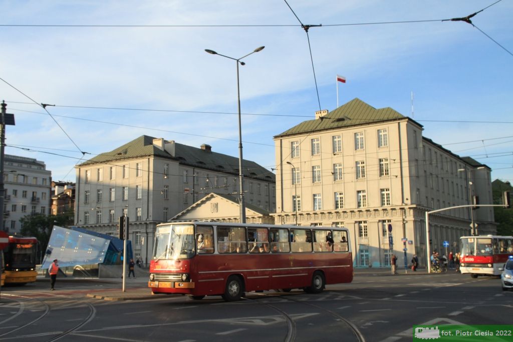 Parada Zabytkowych AutobusÃ³w, fot. 12 - Ikarus 260.04 [KMKM Warszawa] #289