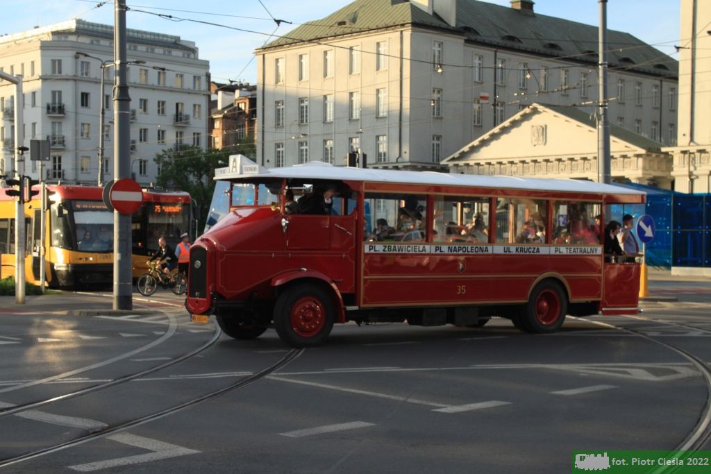 Parada Zabytkowych AutobusÃ³w, fot. 01 - Renault TN6 [MZA Warszawa] #35