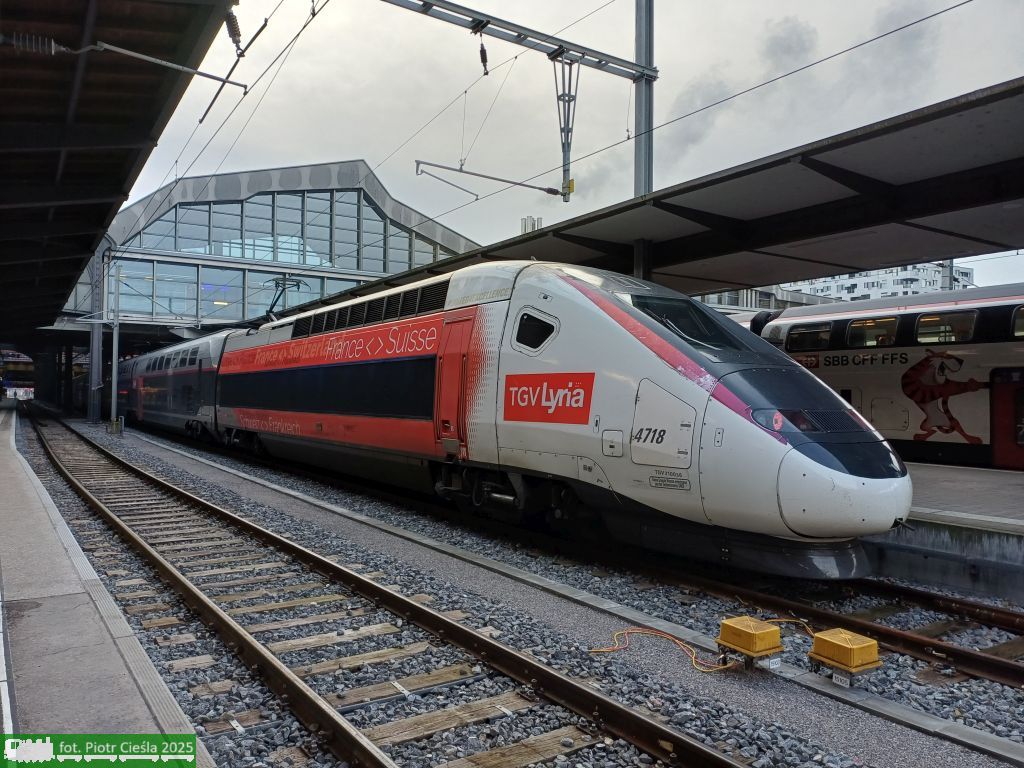 4718 [TGV Lyria]