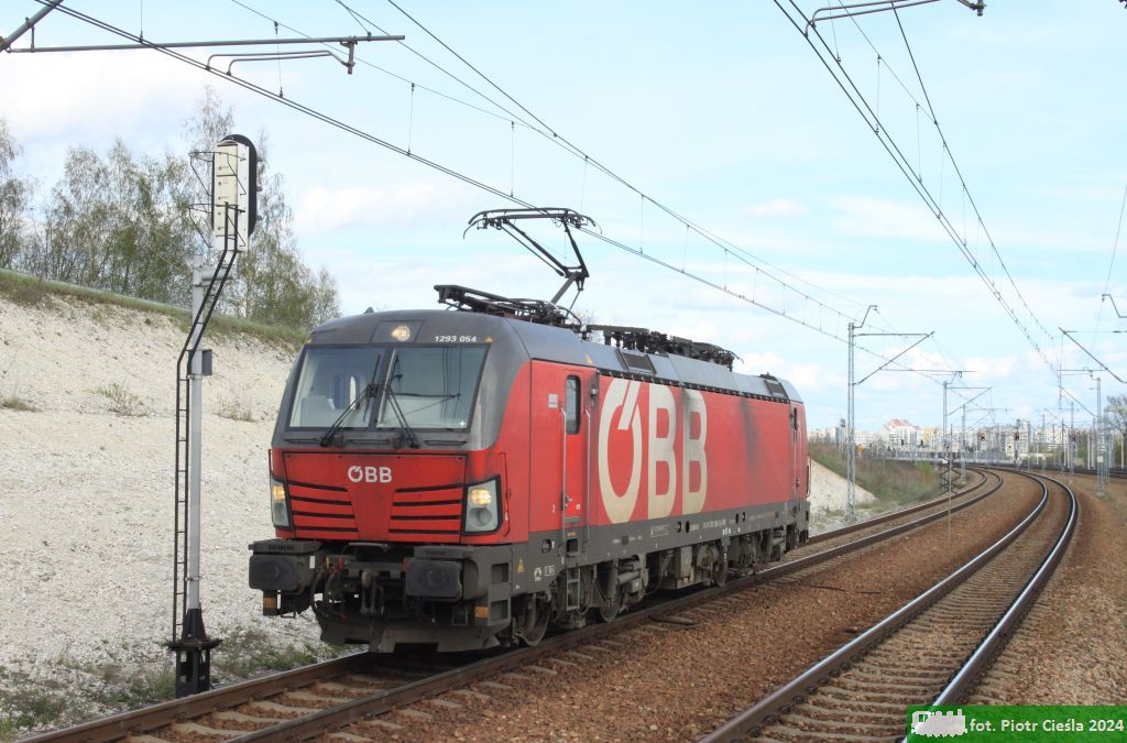No. 22717 / 1293 058