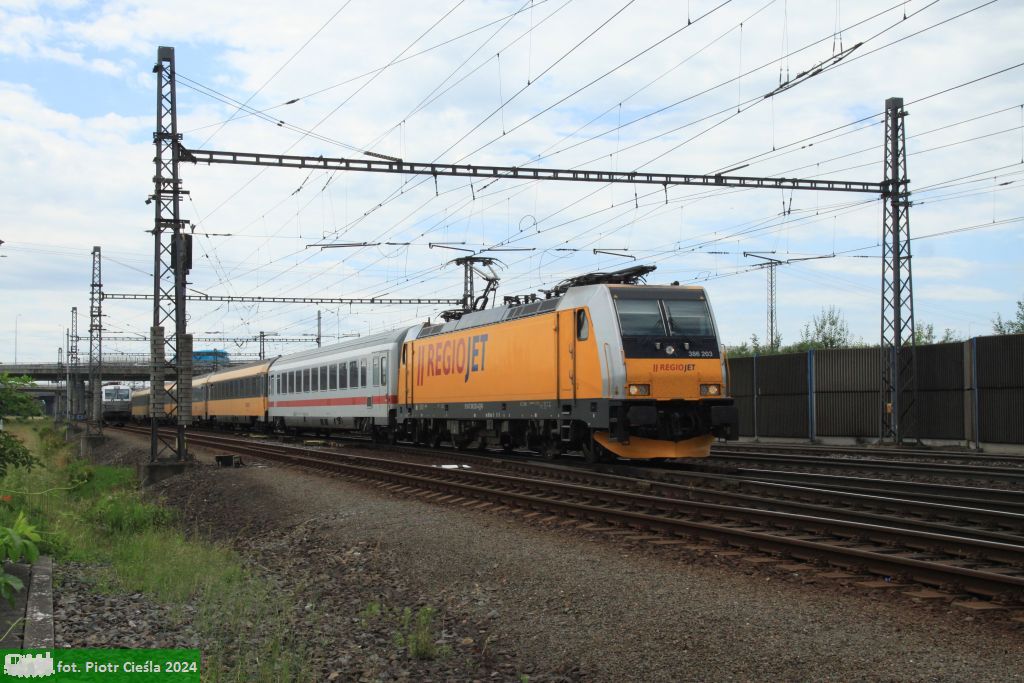 No. 35527 / 386 203