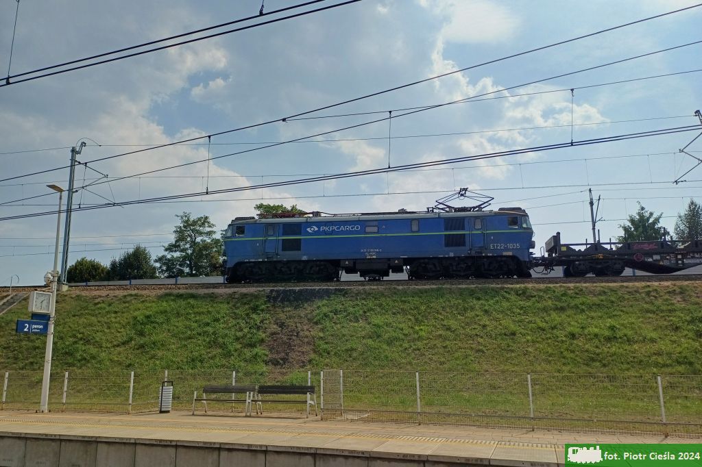 ET22-1035