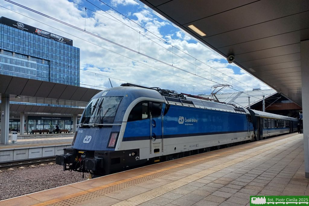 No. 21651 / 1216 903