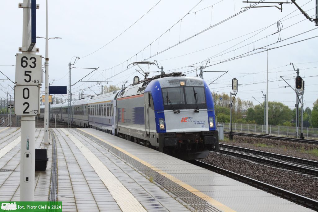 No. 21662 / EU44-003 / 5 370 003