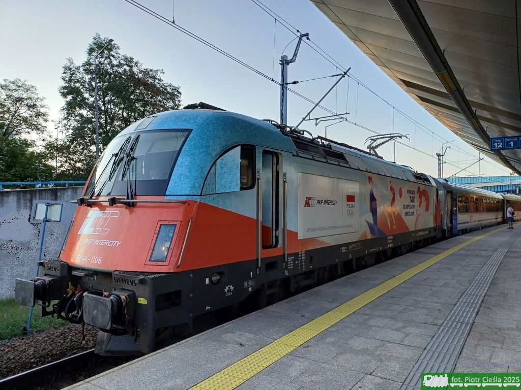 No. 21665 / EU44-006 / 5 370 006