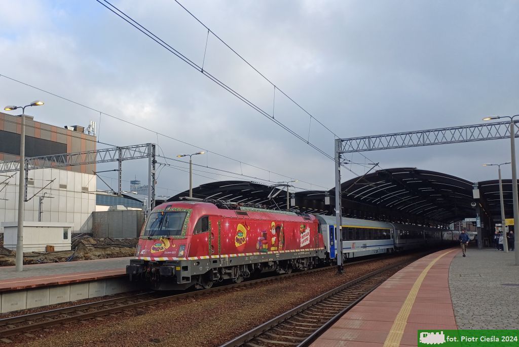 No. 21666 / EU44-007 / 5 370 007