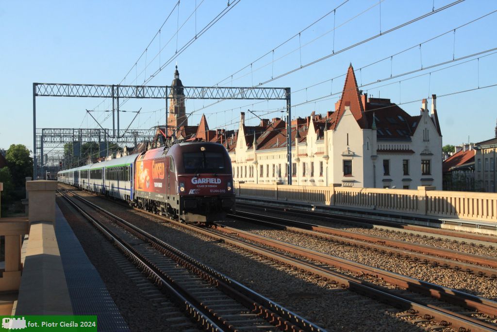 No. 21669 / EU44-010 / 5 370 010