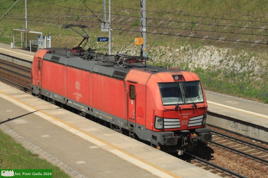 No. 21868 / 170 037 / X4EC-037