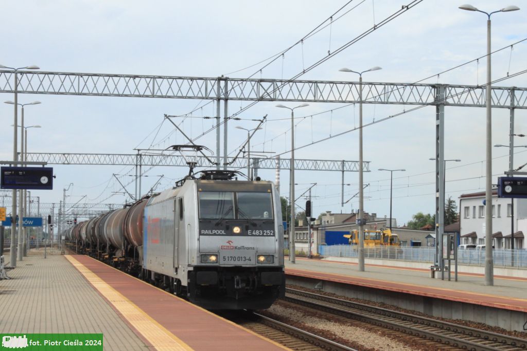 No. 34822 / E483 252