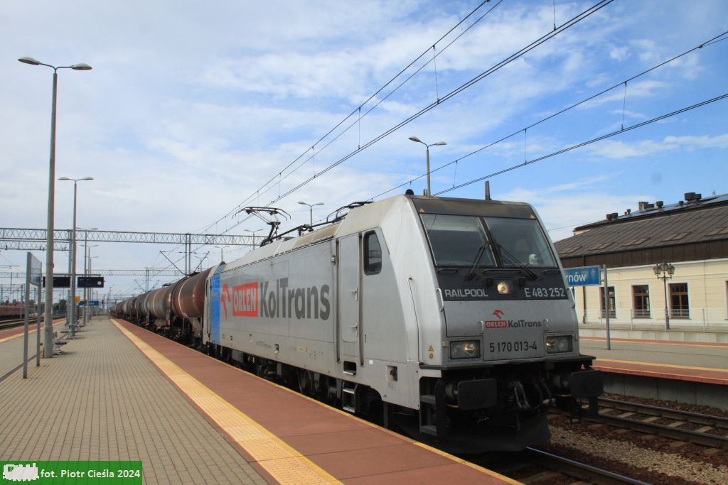 No. 34822 / E483 252
