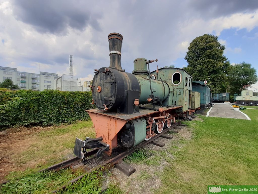 Py4-741