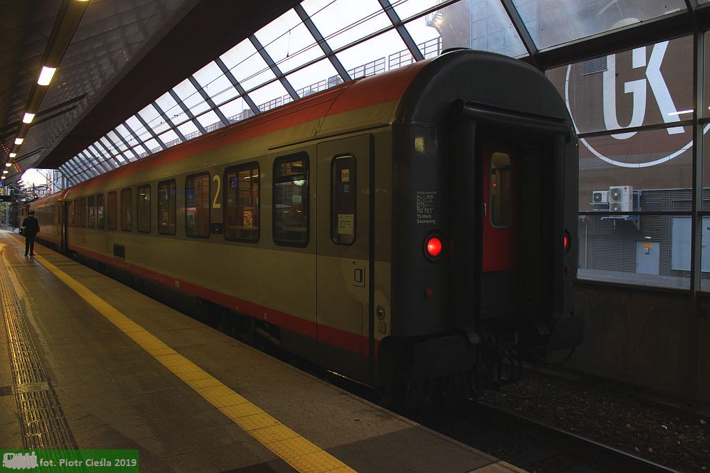 Bmz / 61 81 21-90 512-8 Bmz