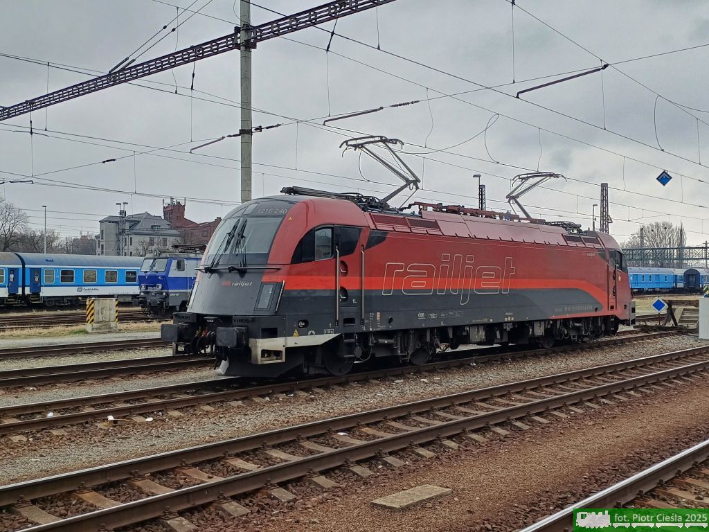 No. 21112 / 1216 240