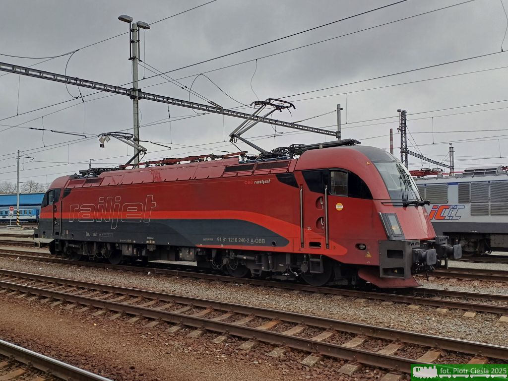 No. 21112 / 1216 240
