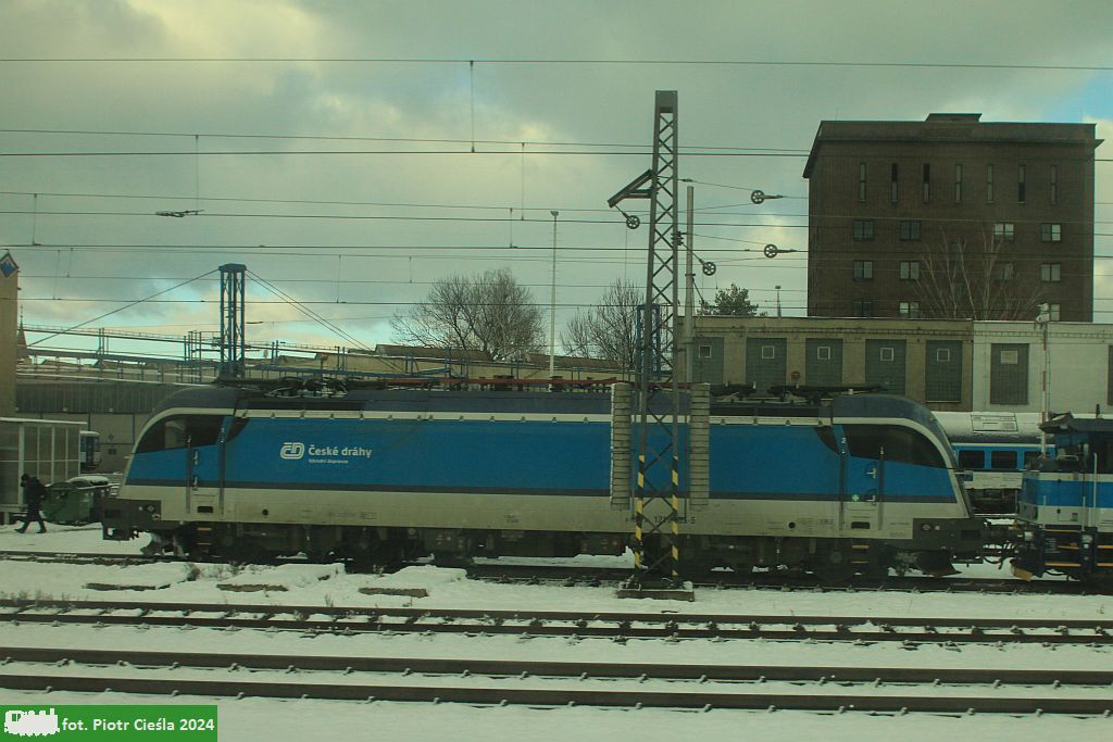No. 21651 / 1216 903