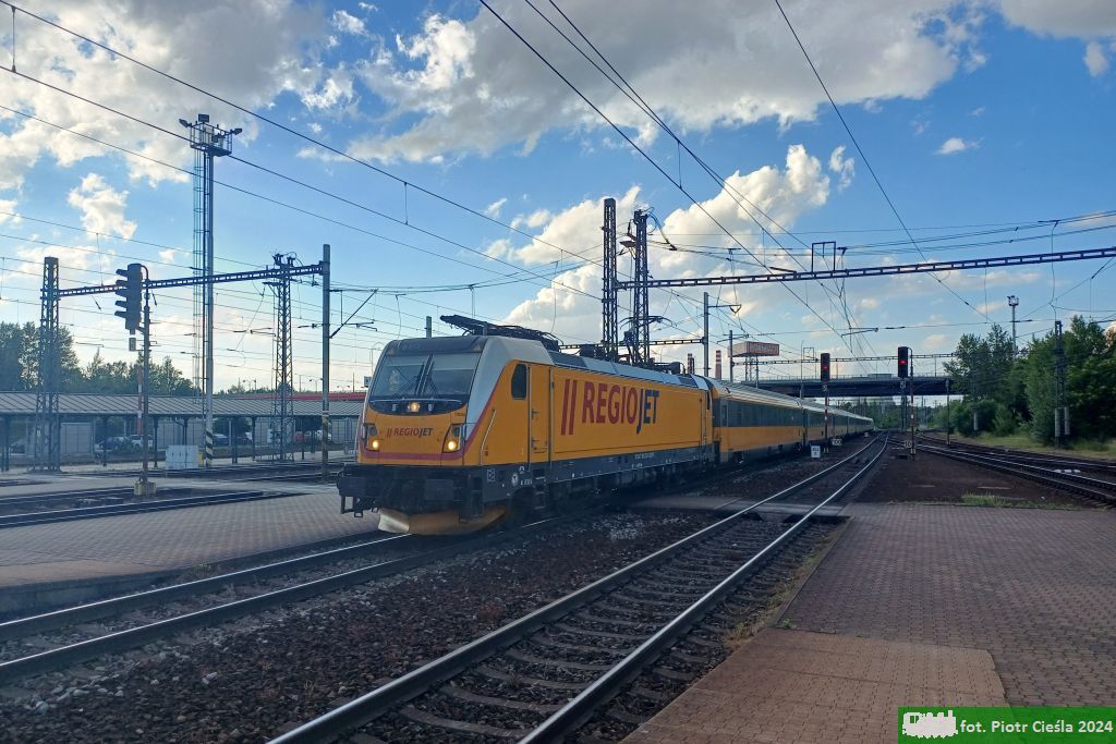 No. 35718 / 388 213