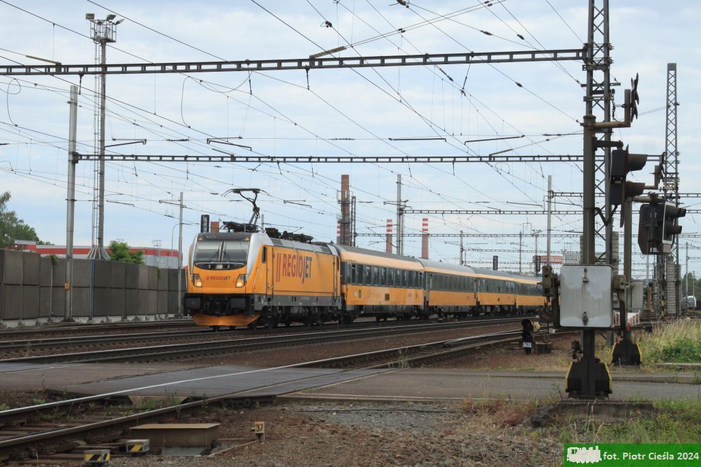No. 35719 / 388 215