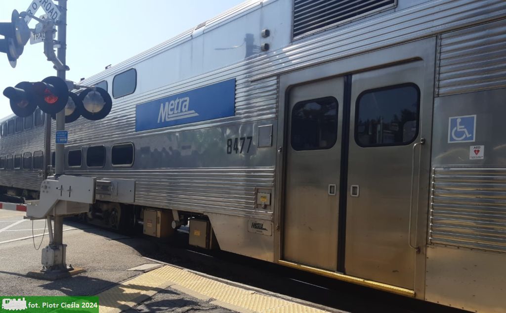 [Metra] #8477