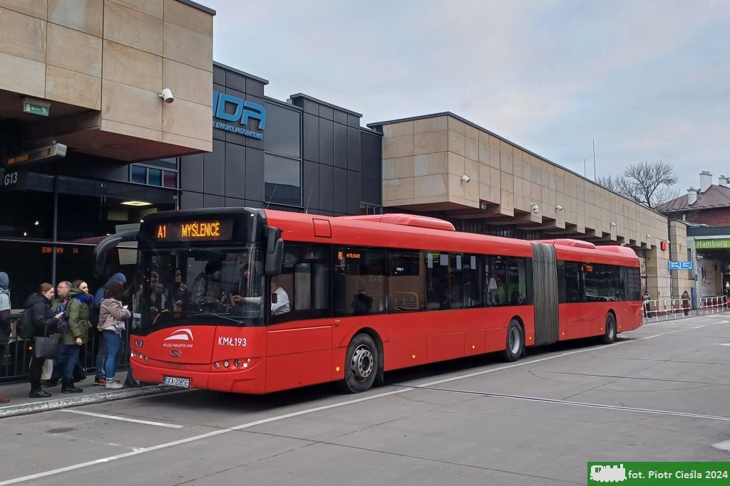 [Koleje Małopolskie Kraków / Gryf Żukowo] #KMŁ193 / #GKA 2085E
