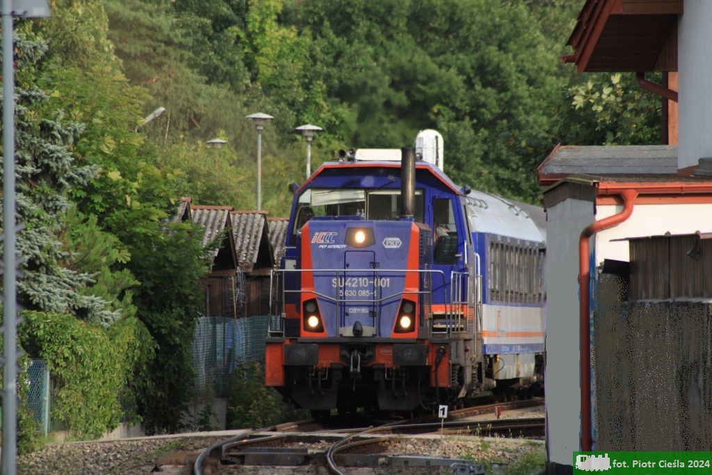 SU4210-001 [ex SU42-1001, ex SM42-576]